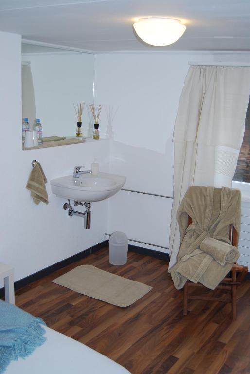 B&B Haus Zur Krone Oberriet Oda fotoğraf